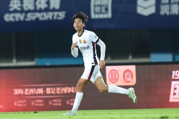 亿盛资产 中超补赛客场胜河南，双新星再度闪耀，海港队年轻化改造渐现成效